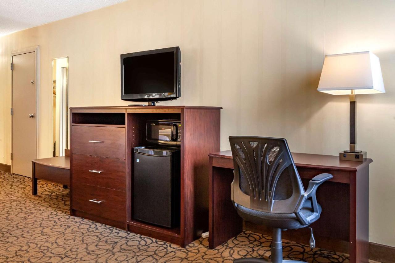 Quality Inn & Suites Escanaba North Ngoại thất bức ảnh