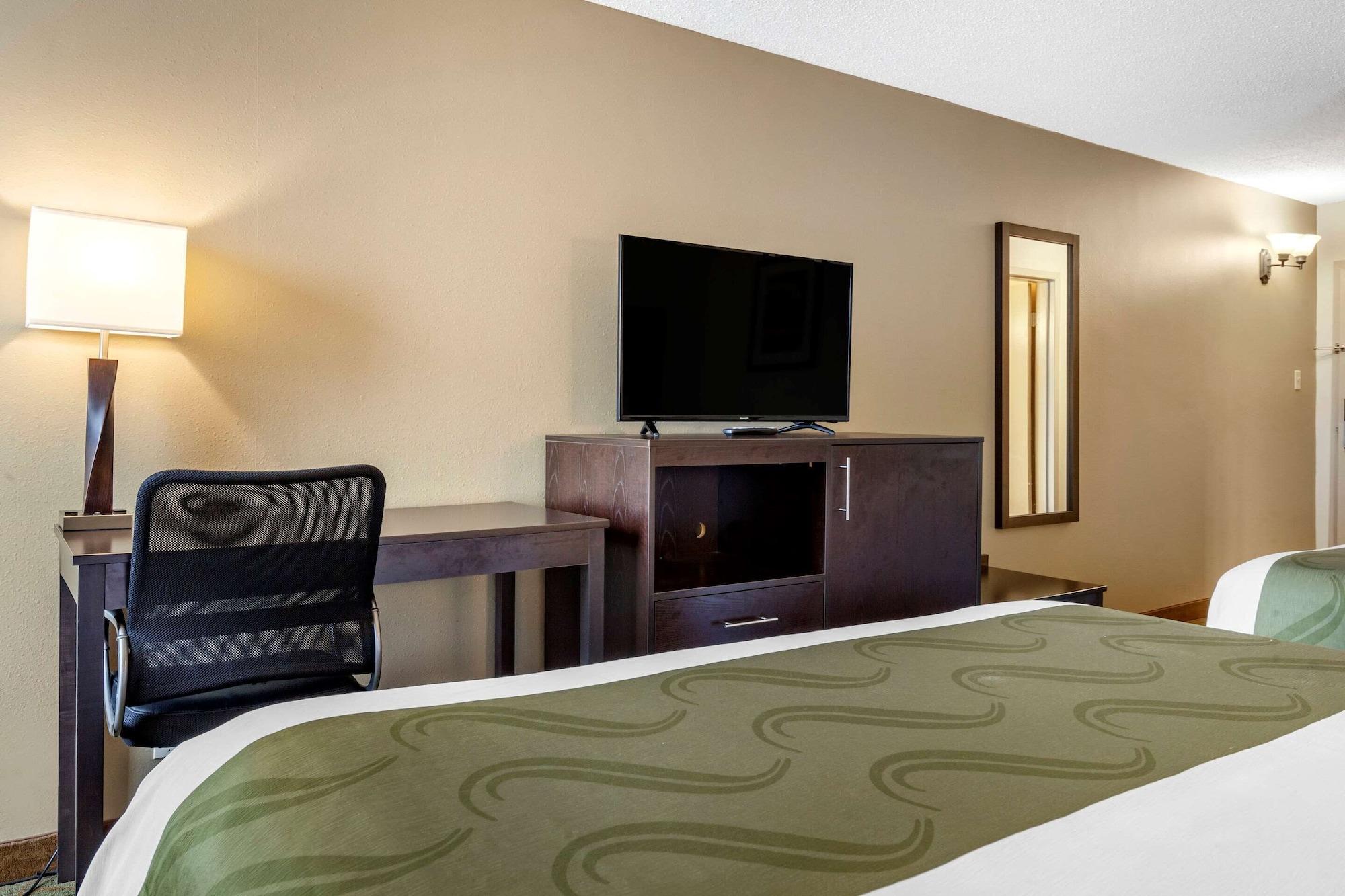 Quality Inn & Suites Escanaba North Ngoại thất bức ảnh