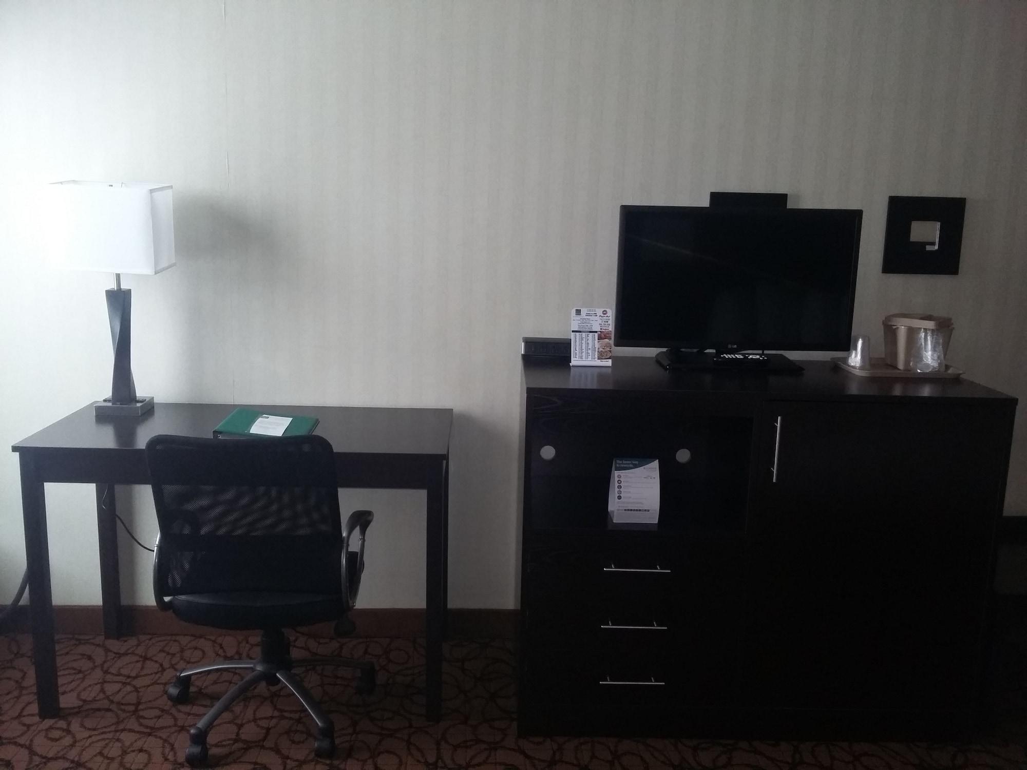 Quality Inn & Suites Escanaba North Ngoại thất bức ảnh