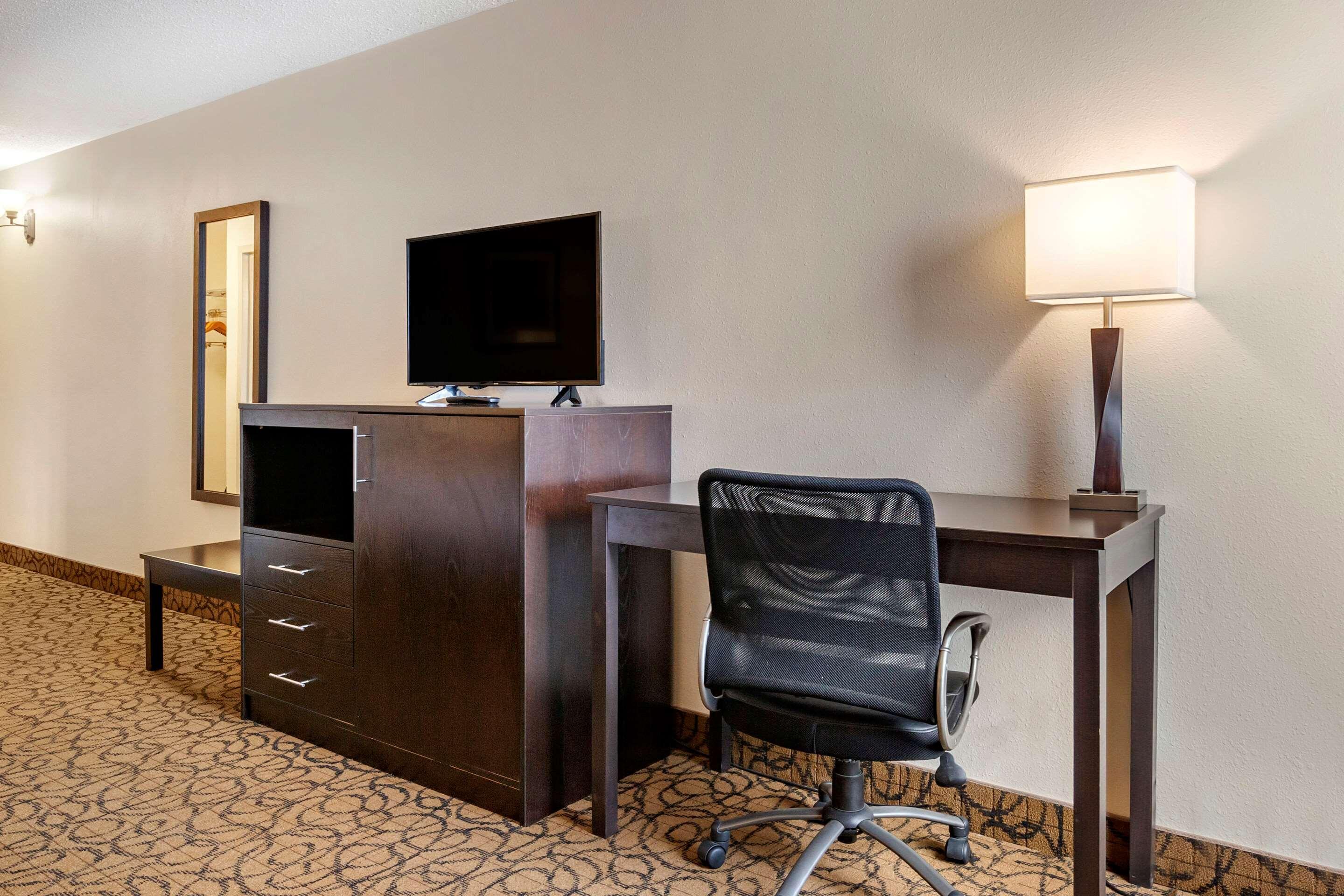 Quality Inn & Suites Escanaba North Ngoại thất bức ảnh