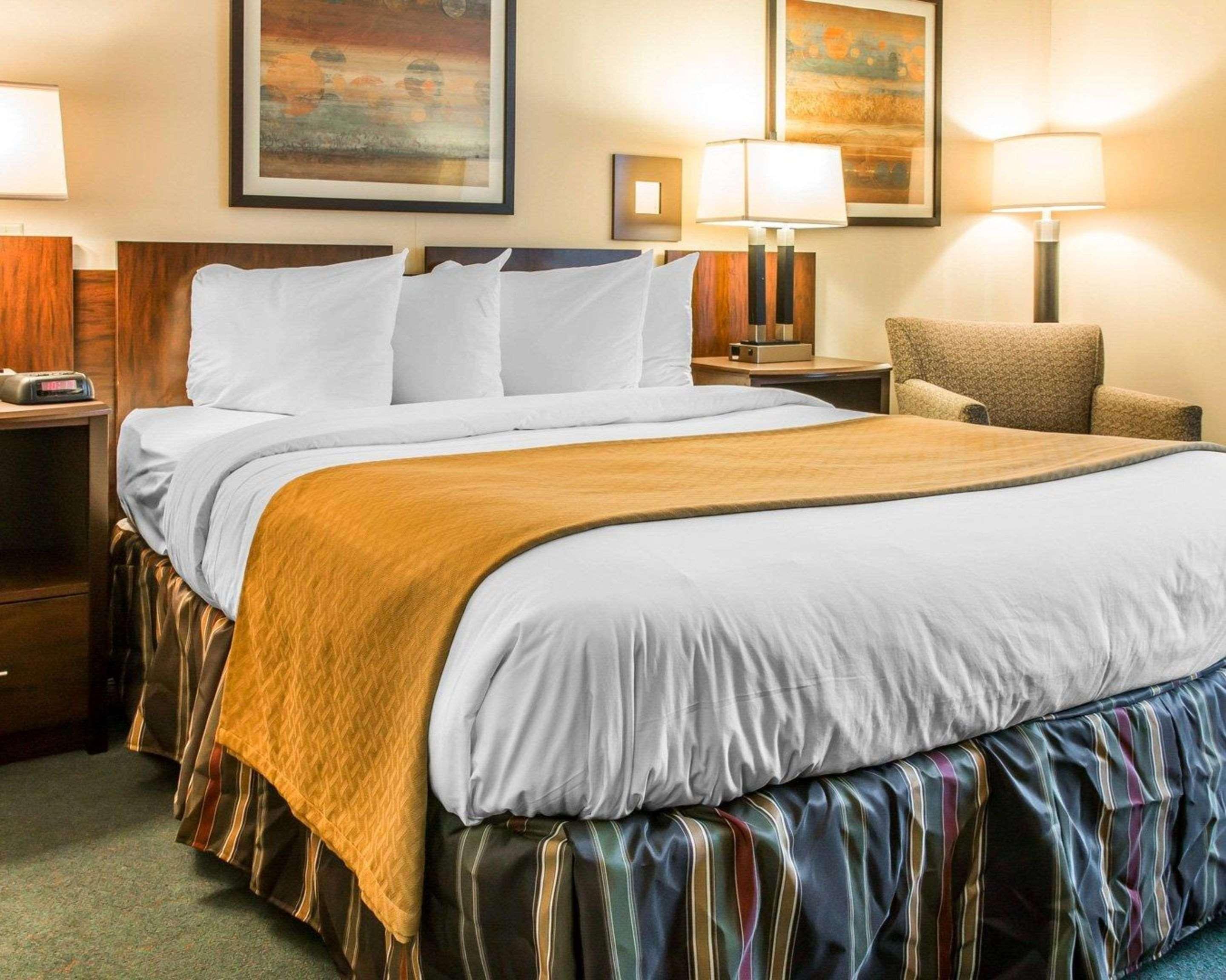 Quality Inn & Suites Escanaba North Ngoại thất bức ảnh